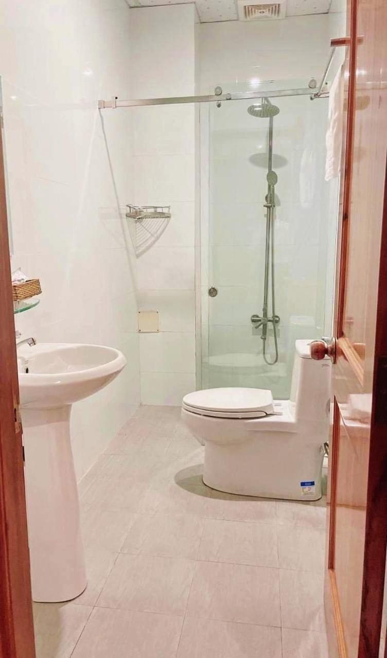 Hotel Khach San Tuong Vy Rach Gia Exterior foto