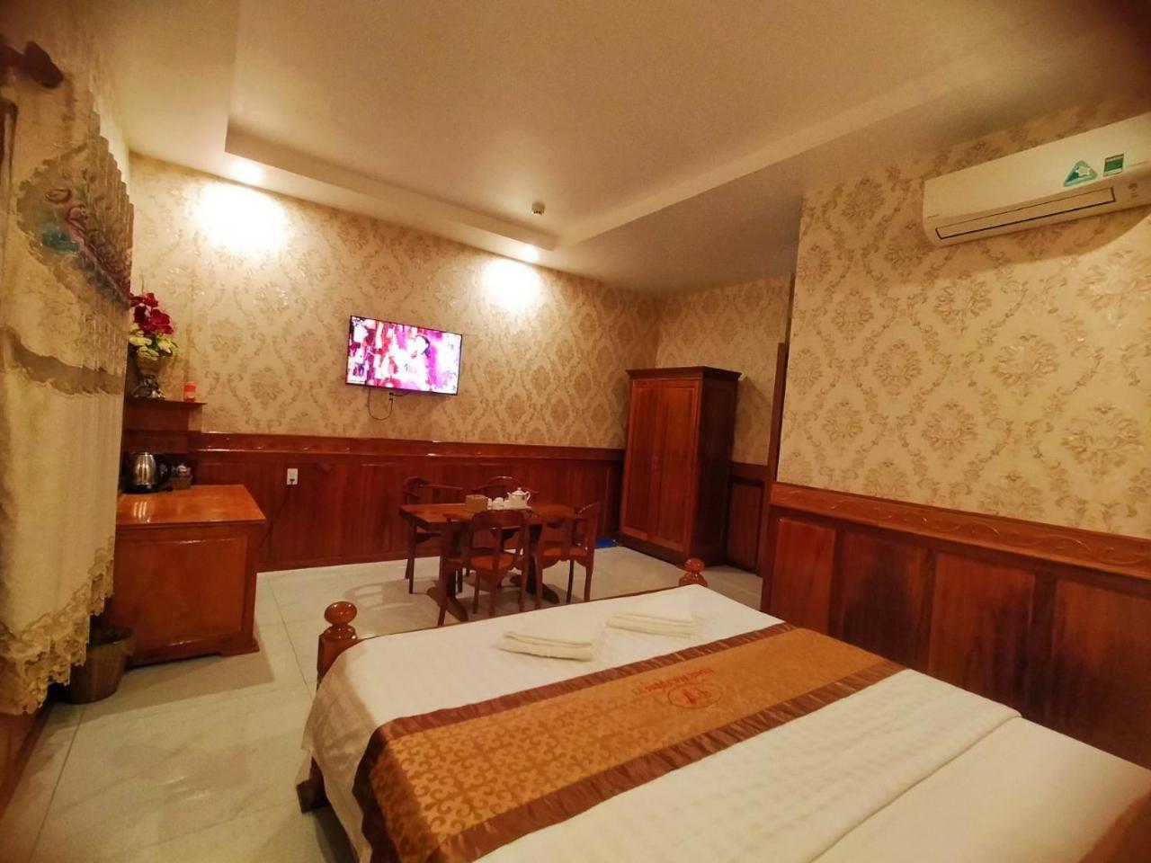 Hotel Khach San Tuong Vy Rach Gia Exterior foto