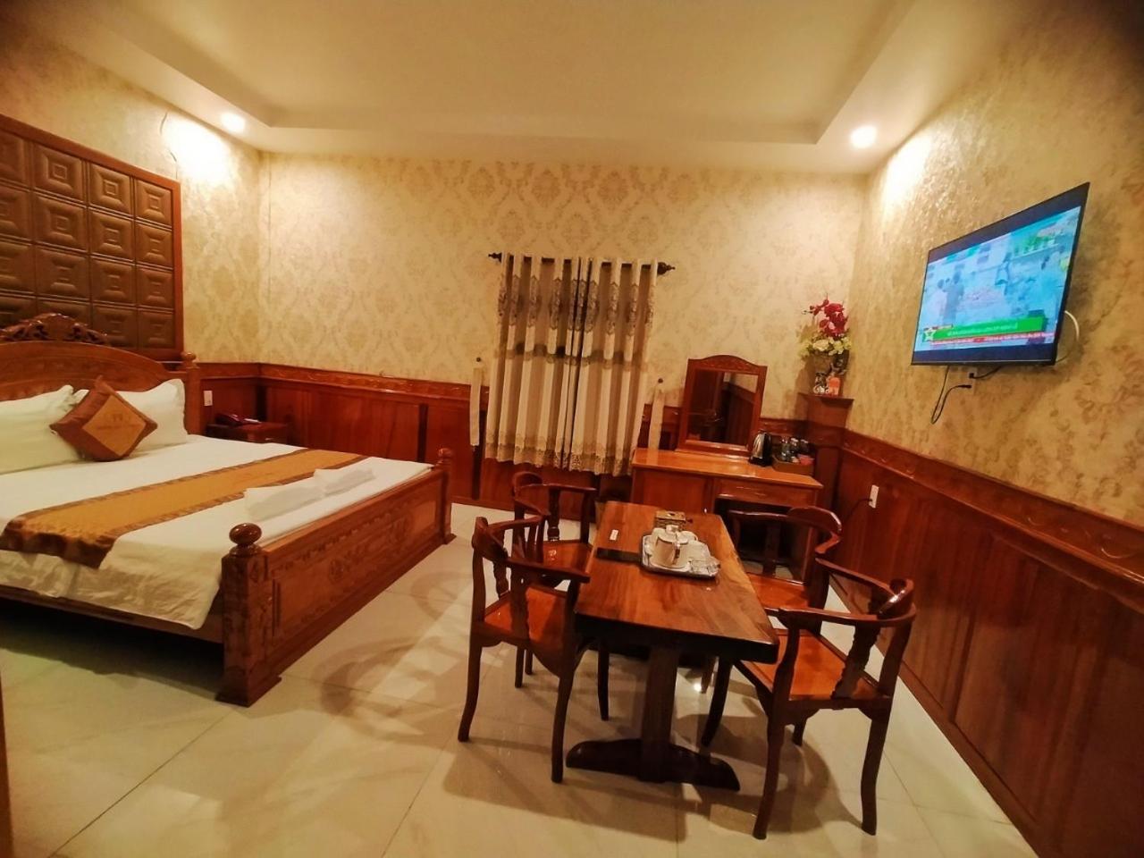 Hotel Khach San Tuong Vy Rach Gia Exterior foto