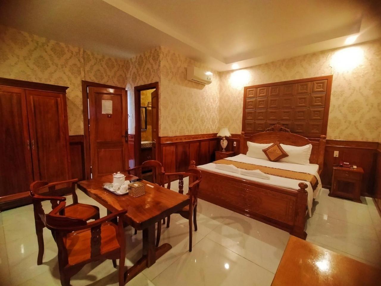 Hotel Khach San Tuong Vy Rach Gia Exterior foto