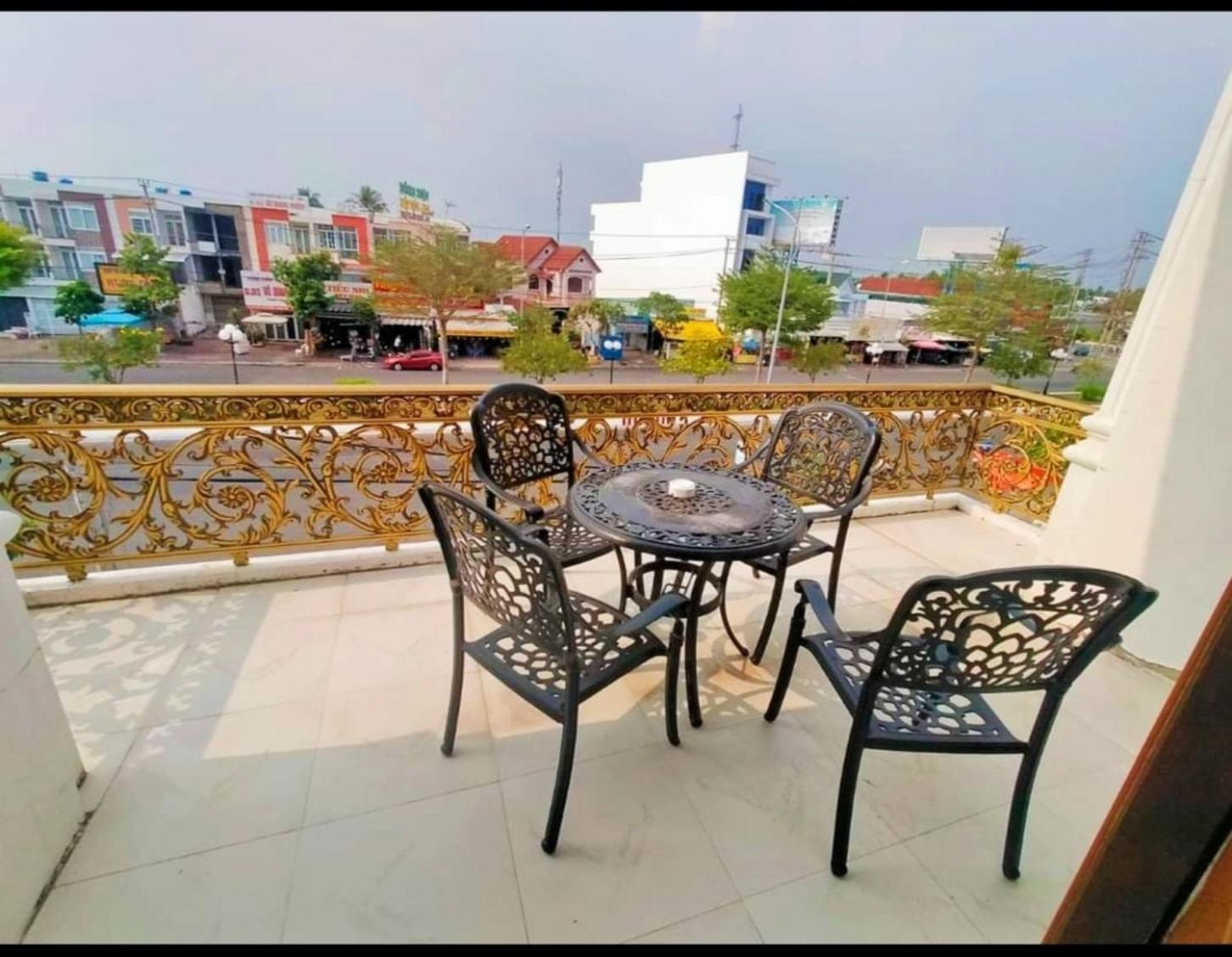 Hotel Khach San Tuong Vy Rach Gia Exterior foto