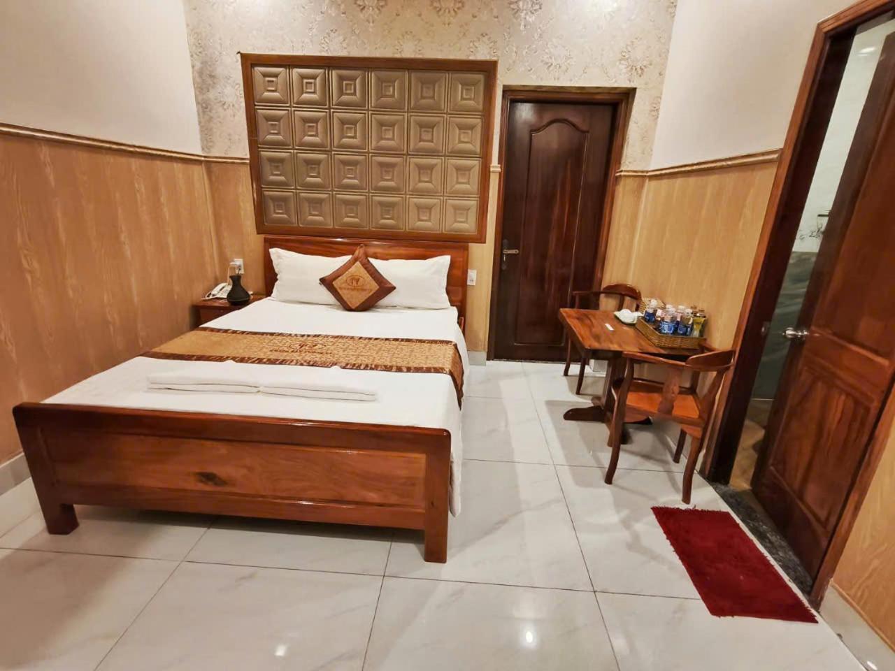 Hotel Khach San Tuong Vy Rach Gia Exterior foto